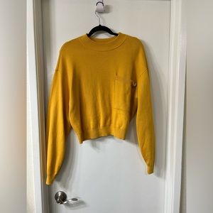 Vans women’s crew neck sweater with big side pocket. Size L